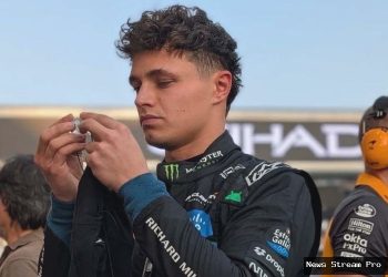 Emosi Lando Norris saat dinobatkan sebagai juara dunia F1 2025