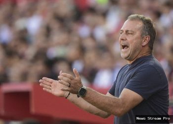 Krisis pertahanan, Barcelona justru tolak permintaan Hansi Flick rekrut bek baru