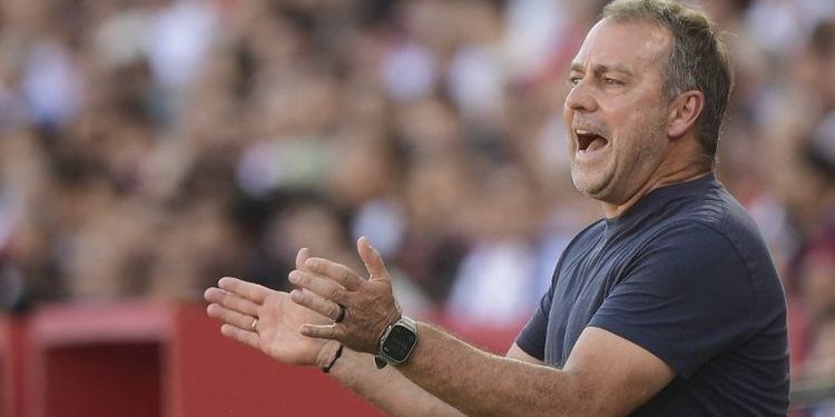 Krisis pertahanan, Barcelona justru tolak permintaan Hansi Flick rekrut bek baru