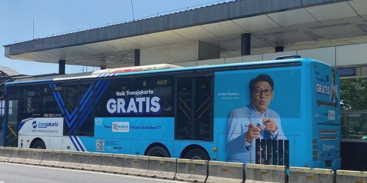 Rayakan tahun baru 2026, naik Transjakarta, MRT, LRT Jakarta gratis hari ini