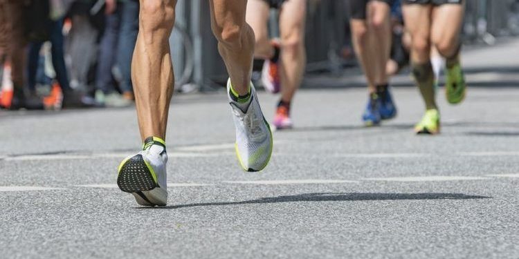 Banyak pelari muda alami keluhan berat, dokter beberkan tanda bahaya yang sering diabaikan