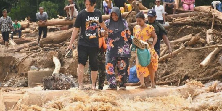 Tragedi Sumut: Banjir Longsor Tewaskan Ratusan, Ribuan Mengungsi