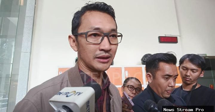 Korupsi Bupati Bekasi: KPK periksa sekda hingga ajudan
