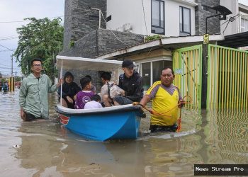 Update banjir Jakarta: Genangan meluas jadi 35 RT dan 23 ruas jalan, terbanyak di Jakbar dan Jakut