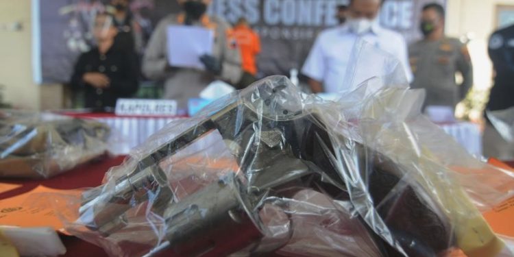 Polda Metro Jaya ungkap jaringan peredaran senjata api ilegal beserta pabriknya