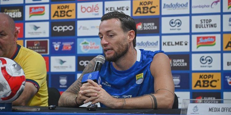 Persib vs Persija, Marc Klok tularkan makna laga untuk Thom Haye cs