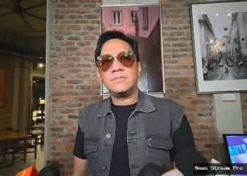 Hampir dua bulan cerai, Andre Taulany mengaku sudah diminta anak menikah lagi