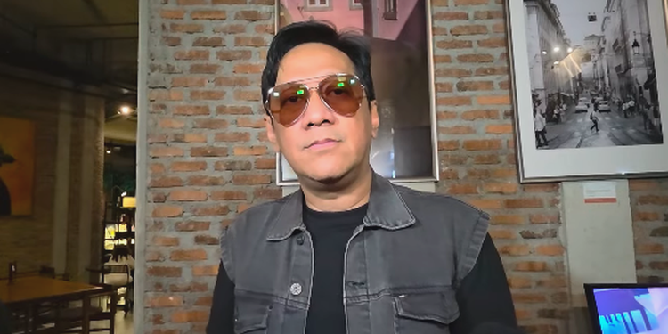 Hampir dua bulan cerai, Andre Taulany mengaku sudah diminta anak menikah lagi