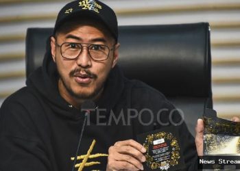 Indro Warkop tanggapi pelaporan komika Pandji Pragiwaksono