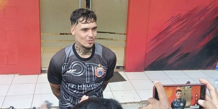 Shayne Pattynama penasaran tensi tinggi El Clasico Persija vs Persib