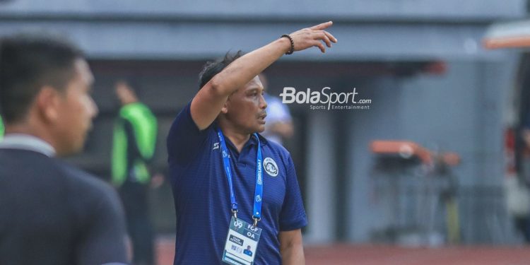 Sebelum meninggal dunia, asisten pelatih Arema FC Kuncoro sudah diingatkan untuk tak main bola