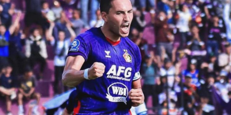 Akhirnya terjawab, ini alasan Ezra Walian tak ragu bertahan di Persik Kediri