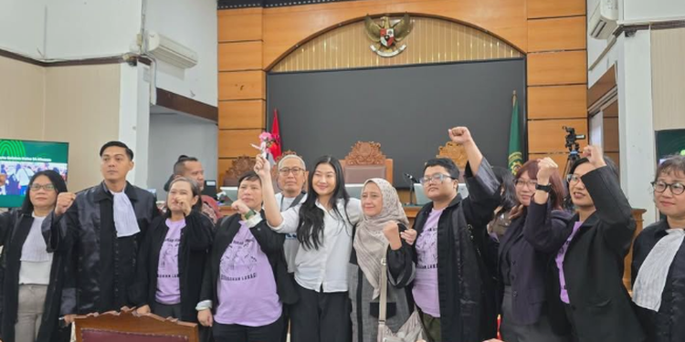 Divonis 6 bulan, majelis hakim perintahkan jaksa bebaskan Laras Faizati