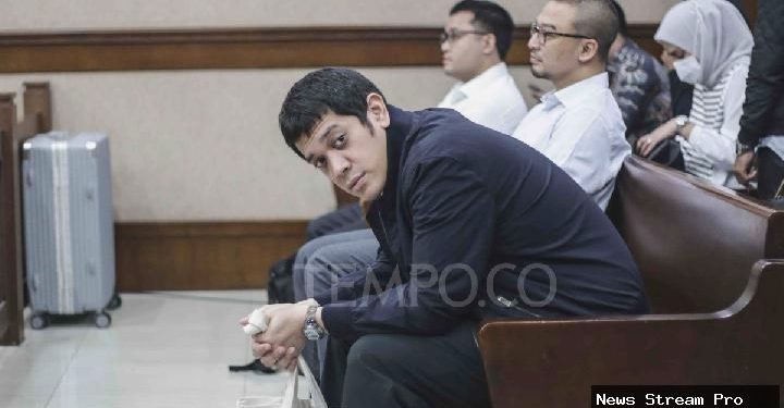Anak Riza Chalid, Kerry Adrianto, divonis 15 tahun penjara