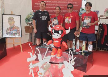 Soekarno Run 2026: Didampingi cucu Megawati, Hasto tinjau hasil produk kreatif