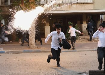 Tentara perempuan Israel dikejar-kejar sekelompok pria Yahudi ultra-Ortodoks, apa duduk perkaranya?