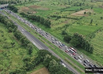 245 ribu kendaraan melintas di Tol Cipali saat libur Imlek
