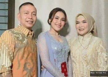 Ayu Ting Ting pulang dari rumah sakit, kondisinya terekam saat ditemani Umi Kalsum