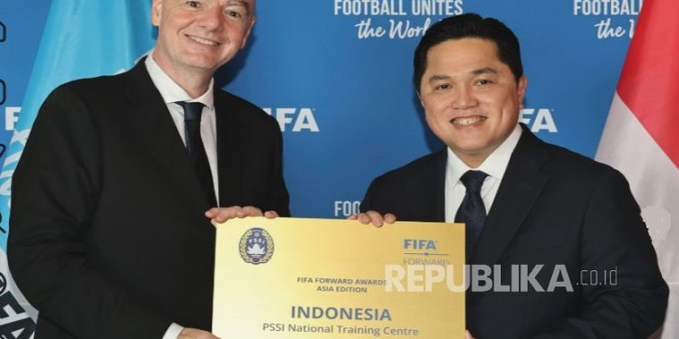 Gianni Infantino puji Erick Thohir dan kemajuan sepak bola Indonesia lewat program FIFA Forward