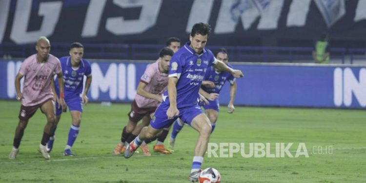 Persib Pesta Gol atas Persik, Maung Bandung Pastikan di Puncak Klasemen Saat Lebaran
