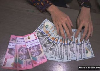 Rupiah Tembus ke Rp 17.000 per Dolar AS d Tengah Hari Ini (16/3)