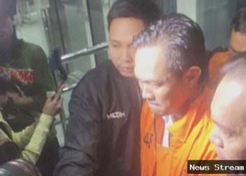 Bupati Cilacap bungkam saat ditanya soal bagi-bagi THR dari hasil pemerasan