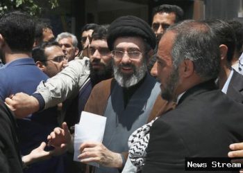 Suksesi di Iran: Saat Mojtaba Khamenei jadi pemimpin tertinggi