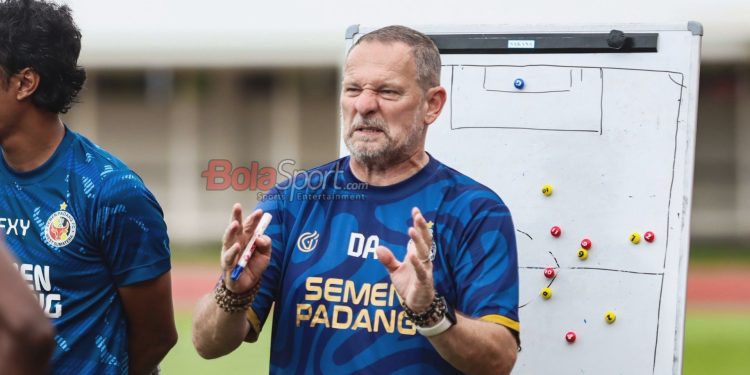 Resmi – Andre Rosiade tepati janji, Dejan Antonic dipecat Semen Padang sebelum sahur, penggantinya dirilis sebelum buka puasa