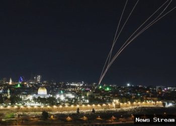 Iran serang Israel, ledakan keras terdengar di Yerusalem