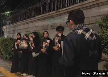 Ali Khamenei wafat, massa gelar doa bersama depan Kedubes Iran di Jakarta