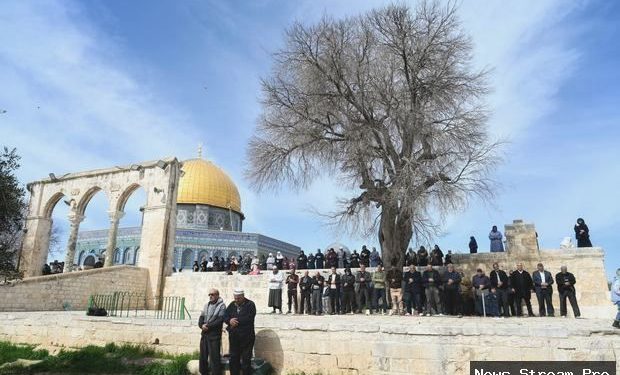 Israel tutup akses Masjid Al-Aqsa saat Idulfitri, warga Palestina protes