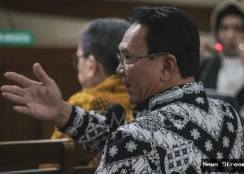 Tanya pelapor korupsi LNG ke Ahok, hakim tegur terdakwa