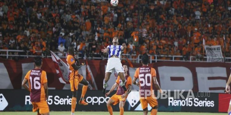 Persib dan Persija sama-sama imbang, persaingan papan atas BRI Super League tetap ketat