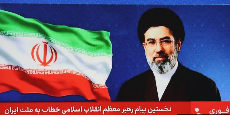 Pidato perdana, pemimpin baru Iran Mojtaba Khamenei bersumpah tutup Selat Hormuz