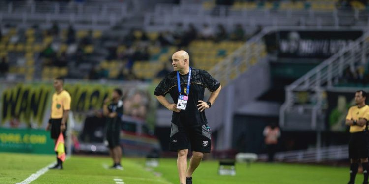 Pelatih Persebaya puji setinggi langit Persib di era Bojan Hodak, disebut jadi JDT versi Indonesia
