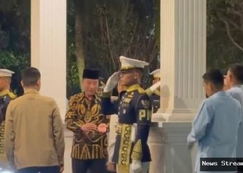 Jokowi dan Gibran pulang semobil usai pertemuan di istana