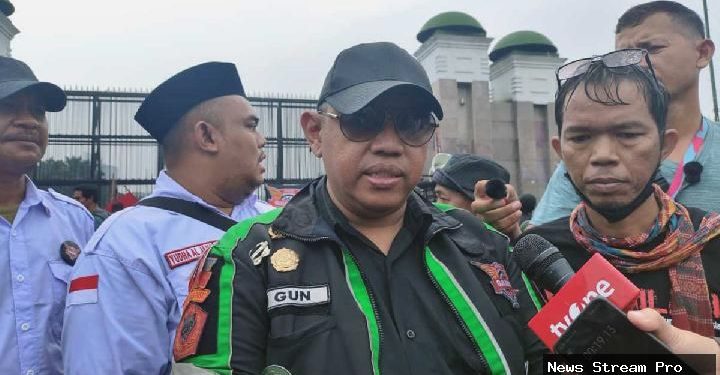 Ojek online minta subsidi BBM dialihkan ke motor listrik