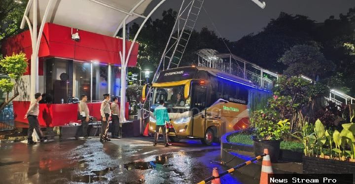 11 orang hasil OTT Pekalongan tiba di KPK