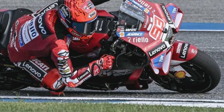 30 menit FP1 MotoGP Brasil: Marc Marquez memimpin, Pecco nyaris tumbang