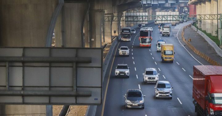 Kendaraan keluar Jakarta tembus 1,1 juta