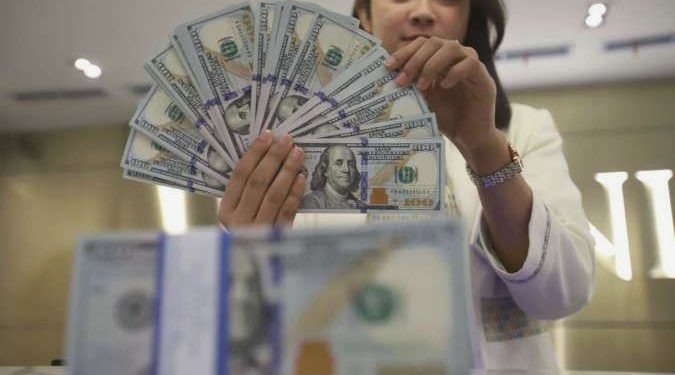 Valas Asia melemah saat dolar AS perkasa, ketidakpastian global jadi sebab