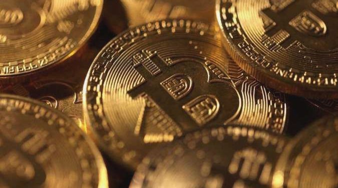 Bitcoin tangguh di tengah gejolak global, emas dan saham tertekan