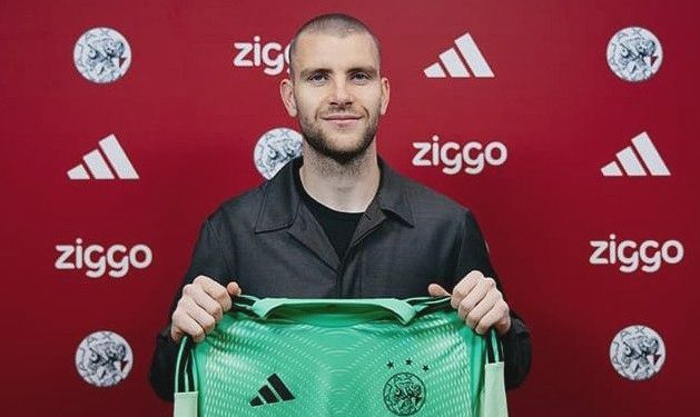 Maarten Paes tak mempan dibobol dan bikin pelatih lawan kecewa
