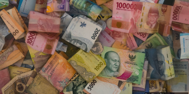 Rupiah bukan satu-satunya mata uang yang terguncang akibat Perang AS-Iran