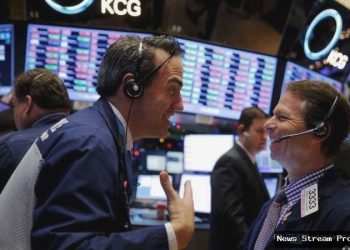 Wall Street menguat, harga minyak dunia turun di tengah harapan damai AS–Iran