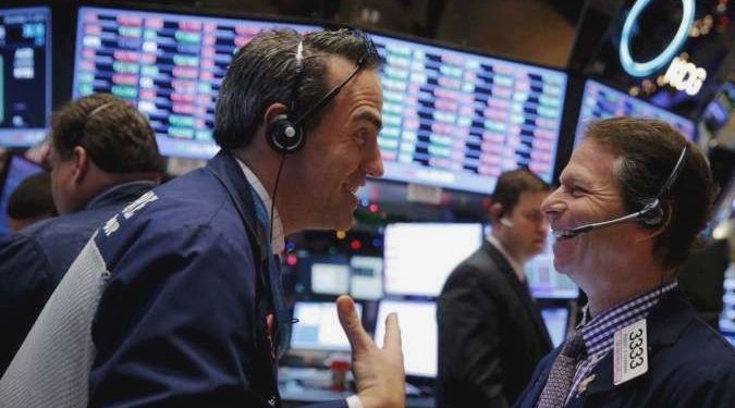 Wall Street menguat, harga minyak dunia turun di tengah harapan damai AS–Iran