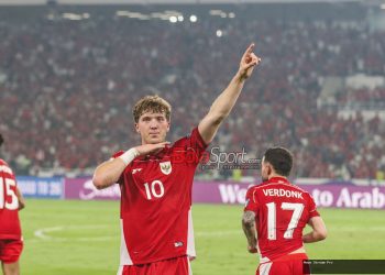 Melokal maksimal! Ole Romeny terciduk main hadroh bareng santri jelang gabung TC Timnas Indonesia
