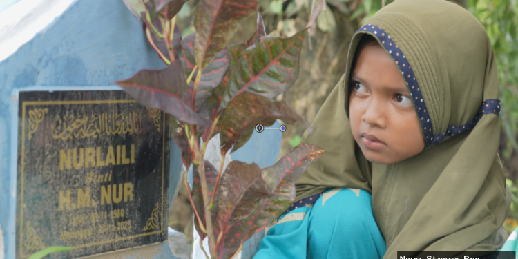 Kisah anak perempuan Aceh enam bulan pascabencana – ‘Kamu enak ada mama, bisa dimasaki, dipeluk. Saya enggak ada mama’