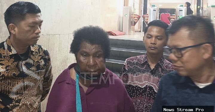 Mama Yasinta laporkan direktur LBH Papua Merauke