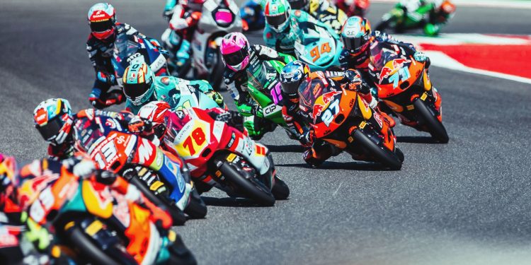 2 tim terburuk KTM yang diasapi Honda dan Veda, peraih podium seri pembuka Moto3 berkeluh kesah